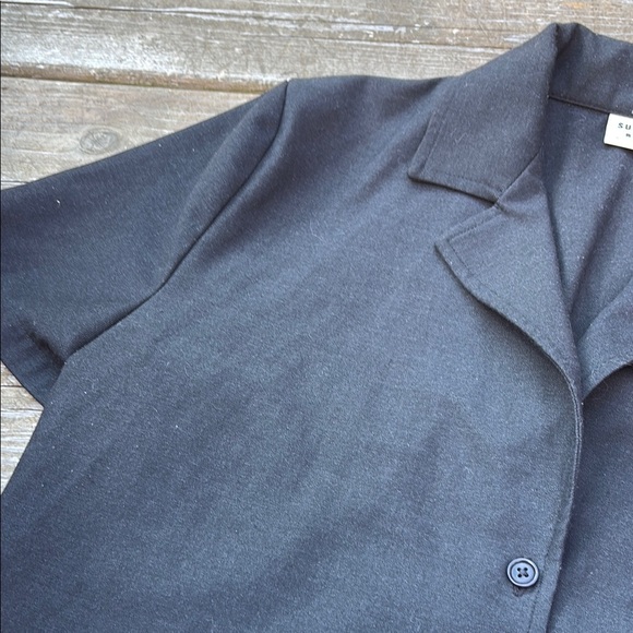 Aritzia Sunday Best Black Boxy Crop Button Down Shirt size M - Picture 3 of 5